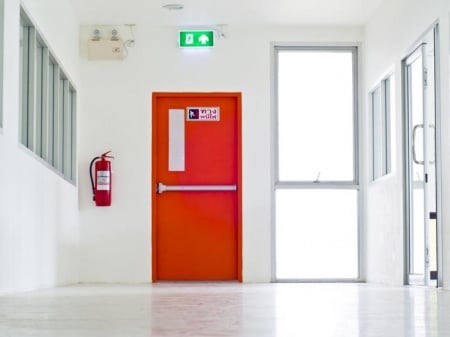 Porte coupe-feu &agrave; Hindisheim, pourquoi assurer sa maintenance r&eacute;guli&egrave;re ?